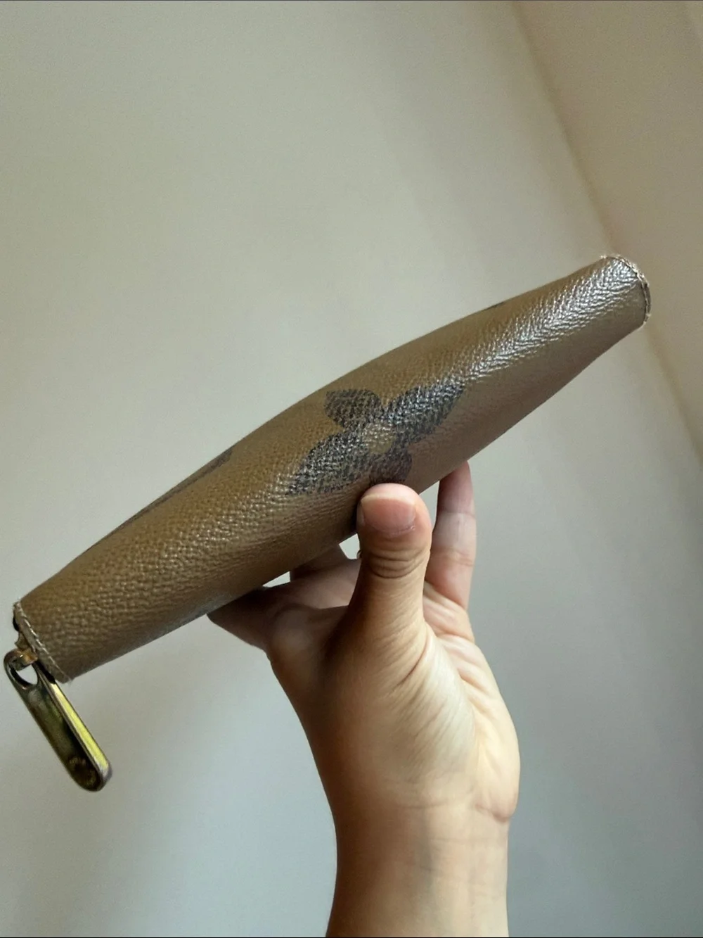 LOUIS VUITTON Giant Monogram Reverse Zippy Wallet